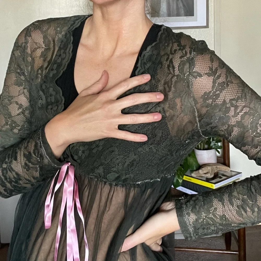 Mad men style Vintage 1960s sheer grey black long sleeve lace sexy nightdress - Picture 3 of 9